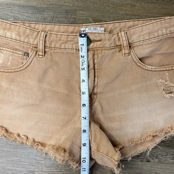 Free People Women’s Tan Denim Shorts, distressed, Raw Hem, size 27 - Picture 5 of 12